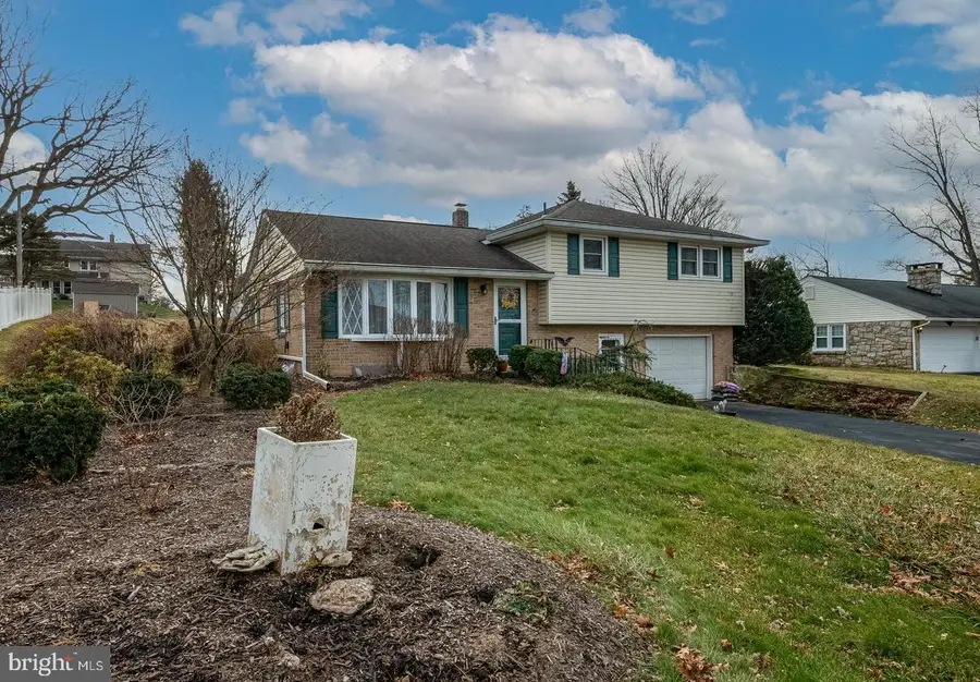 732 Georgia Ave, Reading, PA 19605 - Image #2