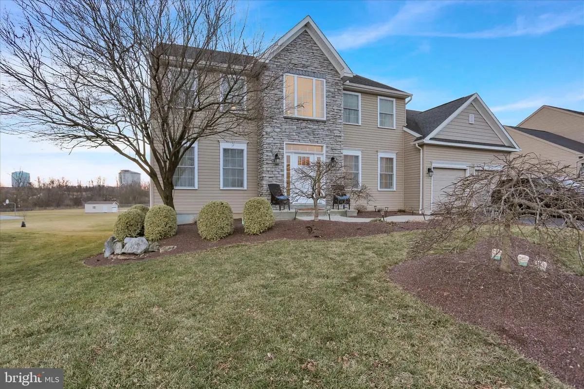 51 Edinboro Ln, Reading, PA 19605 - Image #1