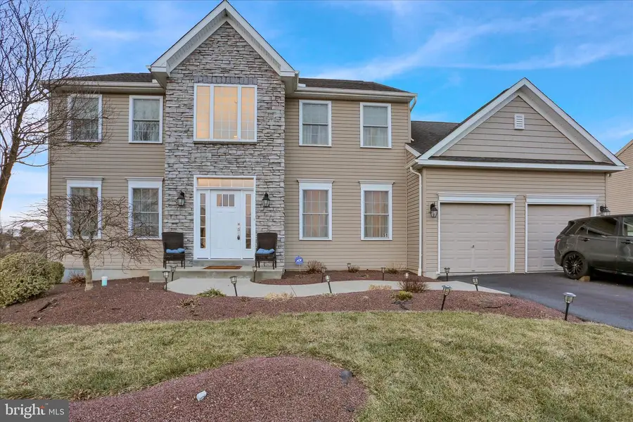 51 Edinboro Ln, Reading, PA 19605 - Image #2