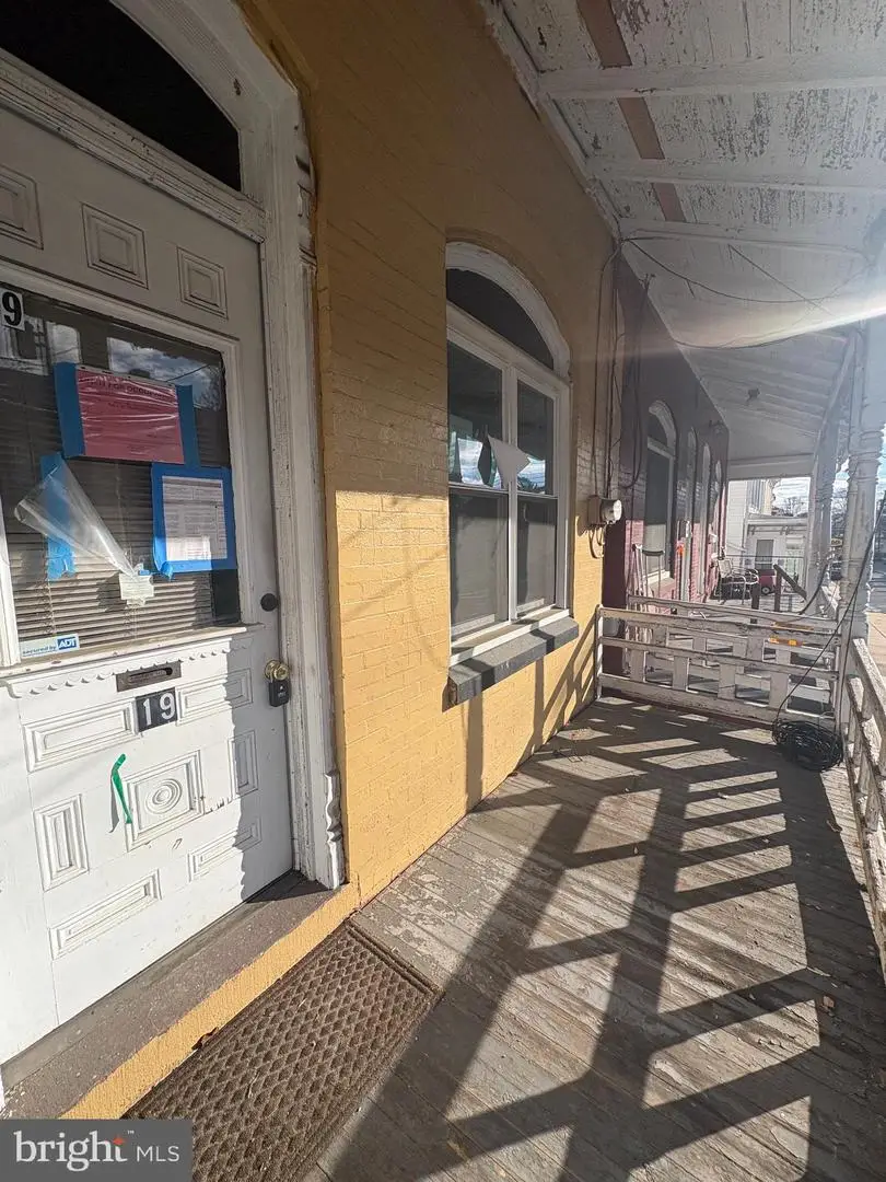 19 E High St, Womelsdorf, PA 19567 - Image #2