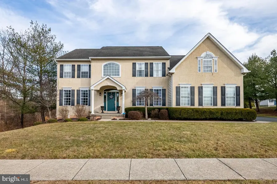201 Applewood Dr, Douglassville, PA 19518 - Image #2