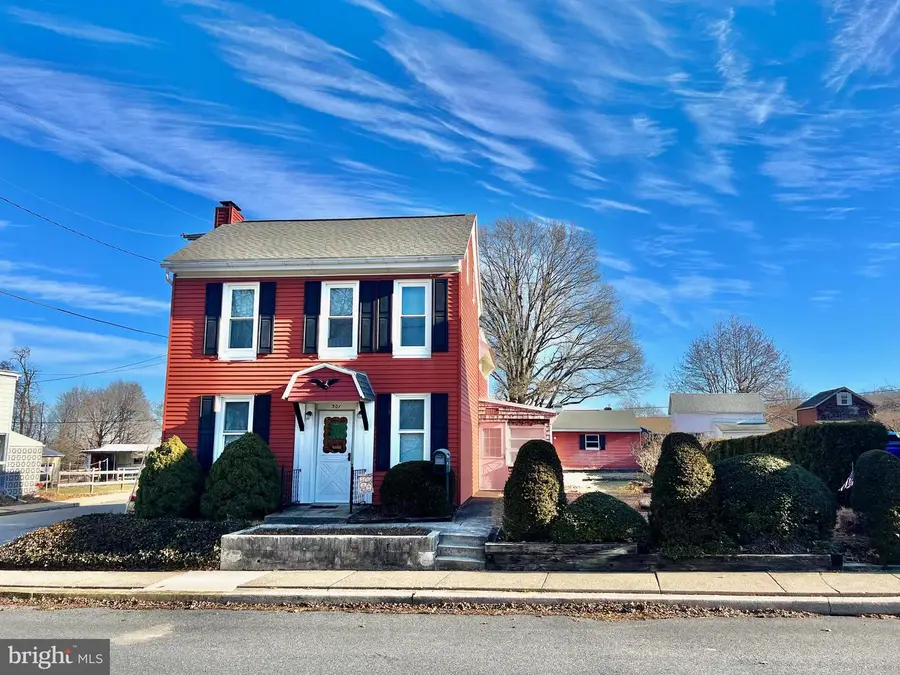 301 S Franklin St, Fleetwood, PA 19522 - Image #2