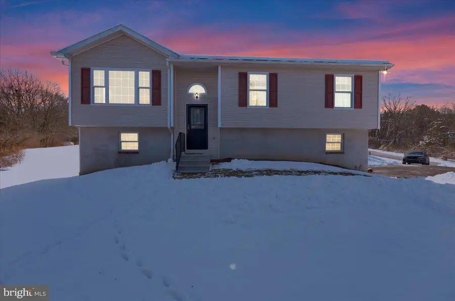 926 Sleepy Hollow Dr, Mohrsville, PA 19541 - Image #3