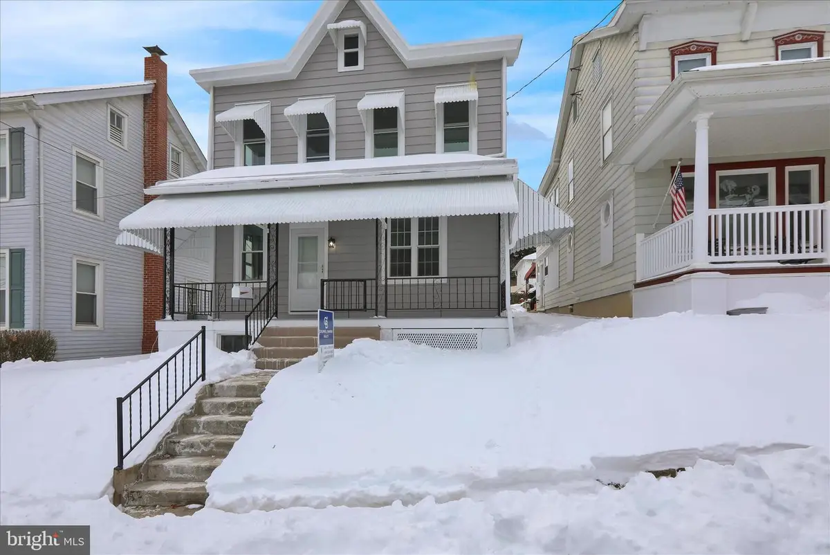 42 Chestnut St, Mohnton, PA 19540 - #1