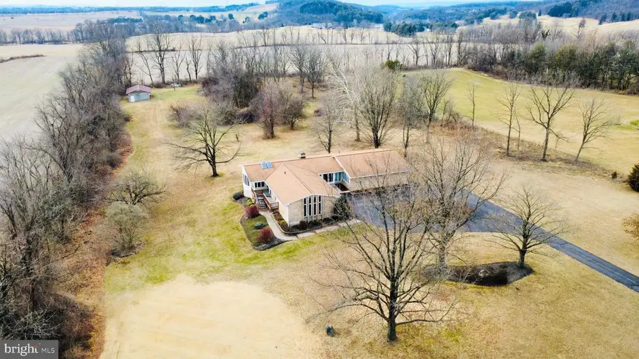 464 Krause Rd, Fleetwood, PA 19522 - Image #2