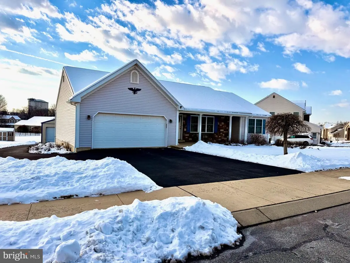 28 Versailles Ct, Reading, PA 19605 - Image #1