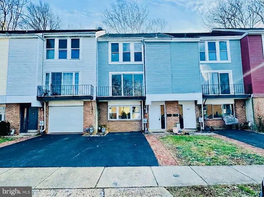 818 Summit Chase Dr, Reading, PA 19611 - Image #2