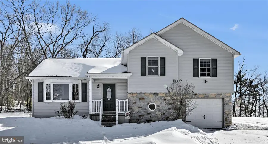 245 Dove Rd, Fredericksburg, PA 17026 - Image #2