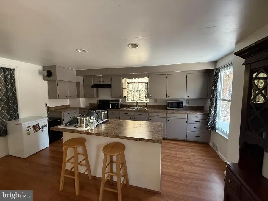 108 Poplar Rd, Fleetwood, PA 19522 - Image #2