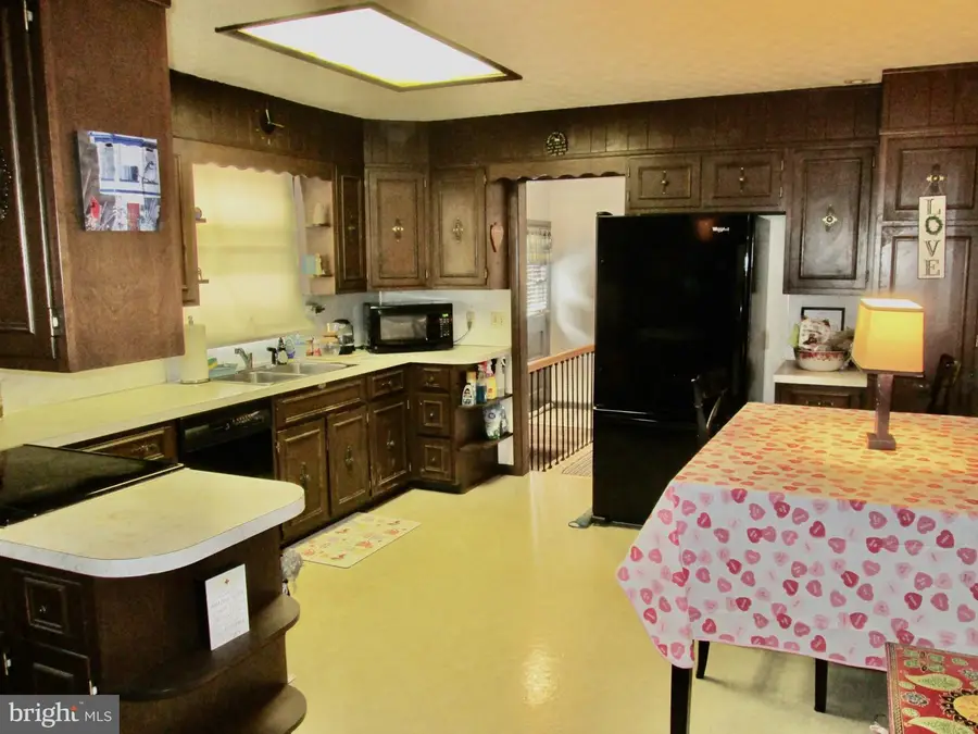 524 Prison Rd, Leesport, PA 19533 - Image #2