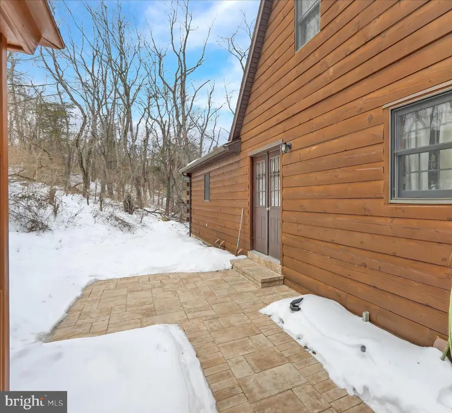 841 Sleepy Hollow Dr, Mohrsville, PA 19541 - #3