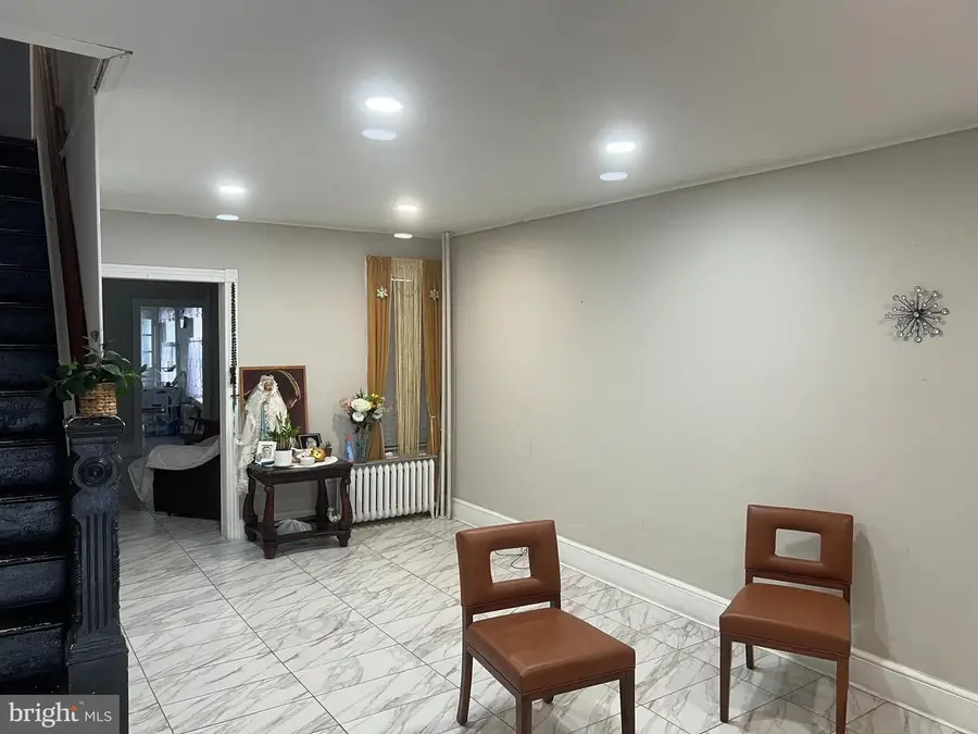 355 W Windsor St, Reading, PA 19601 - #3