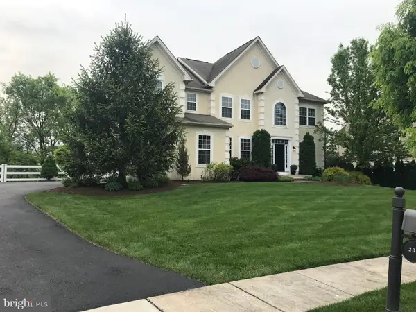 230 N Shadybrooke Dr, DOUGLASSVILLE, PA 19518