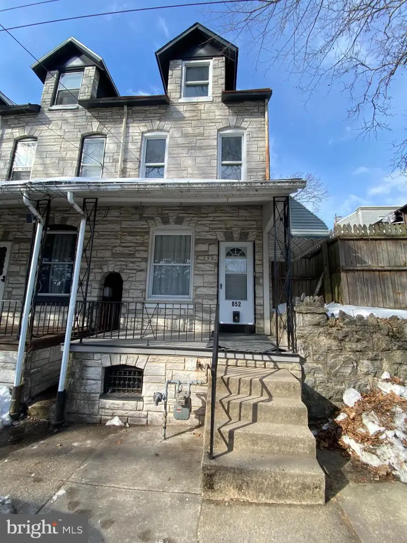 852 Thorn St, Reading, PA 19601 - #1
