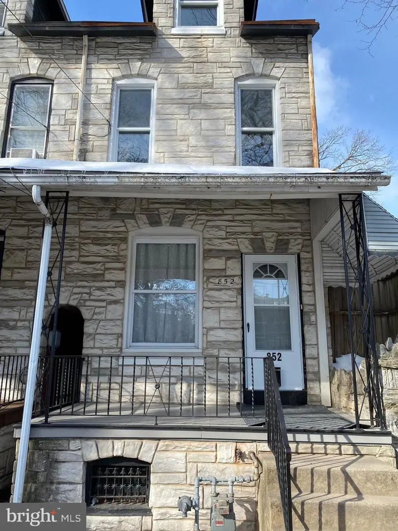 852 Thorn St, Reading, PA 19601 - #2