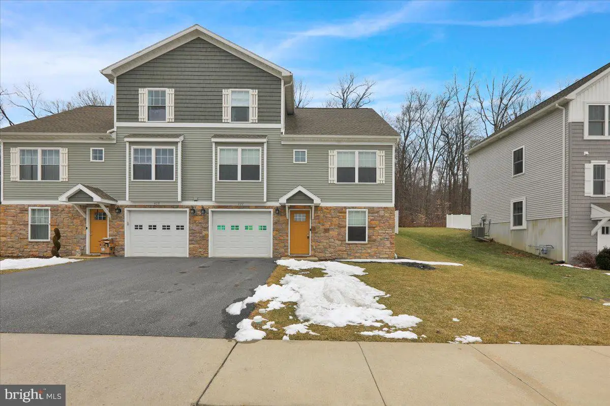 422 Smokering Dr, Robesonia, PA 19551 - #1