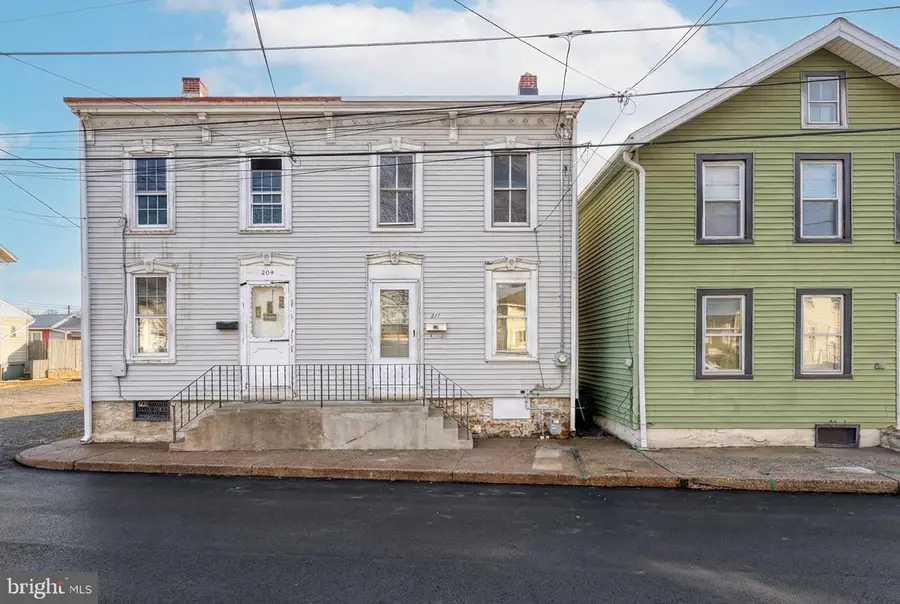 211 Washington St, Hamburg, PA 19526 - #2