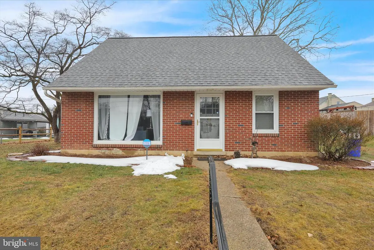 2114 Cullum Dr, Reading, PA 19601 - #1