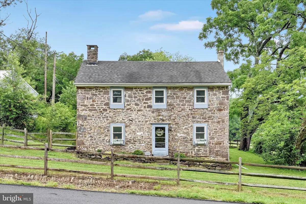 321 Garey Rd, Douglassville, PA 19518 - #1