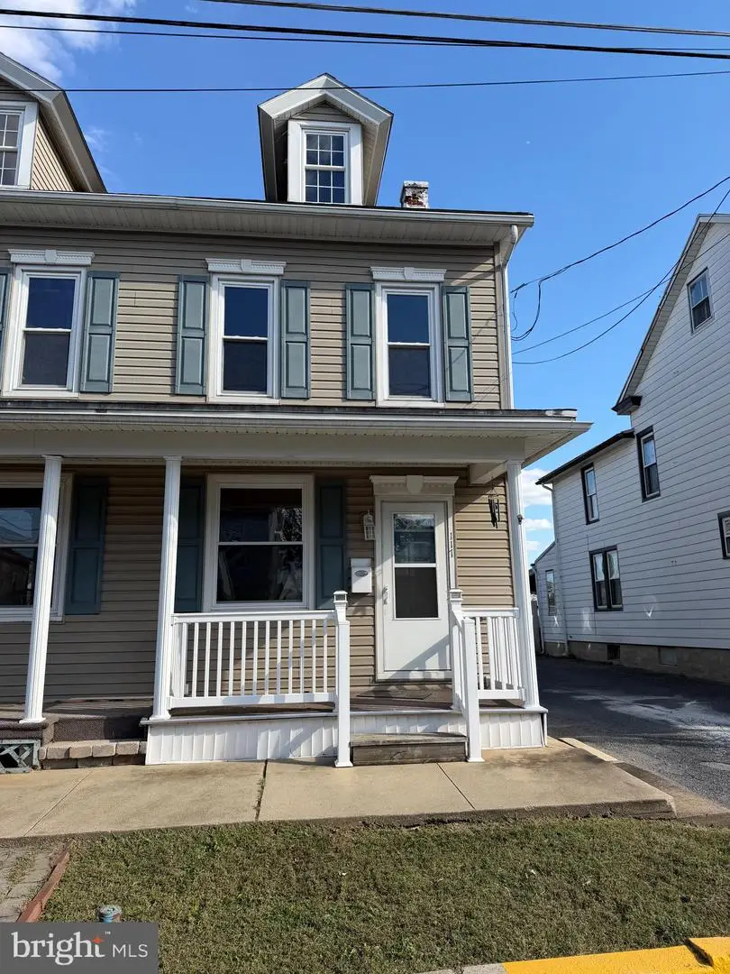 117 N Robeson St, Robesonia, PA 19551 - #2