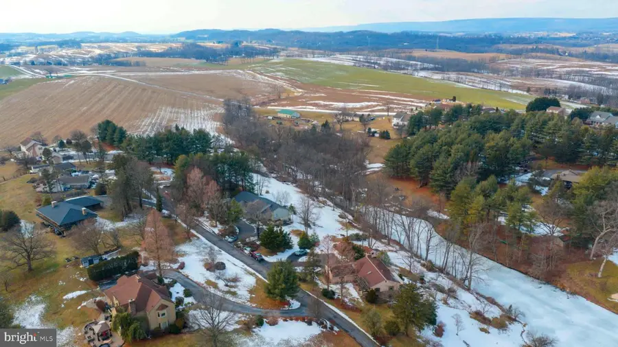 116 Clubhouse Dr, Bernville, PA 19506 - #2