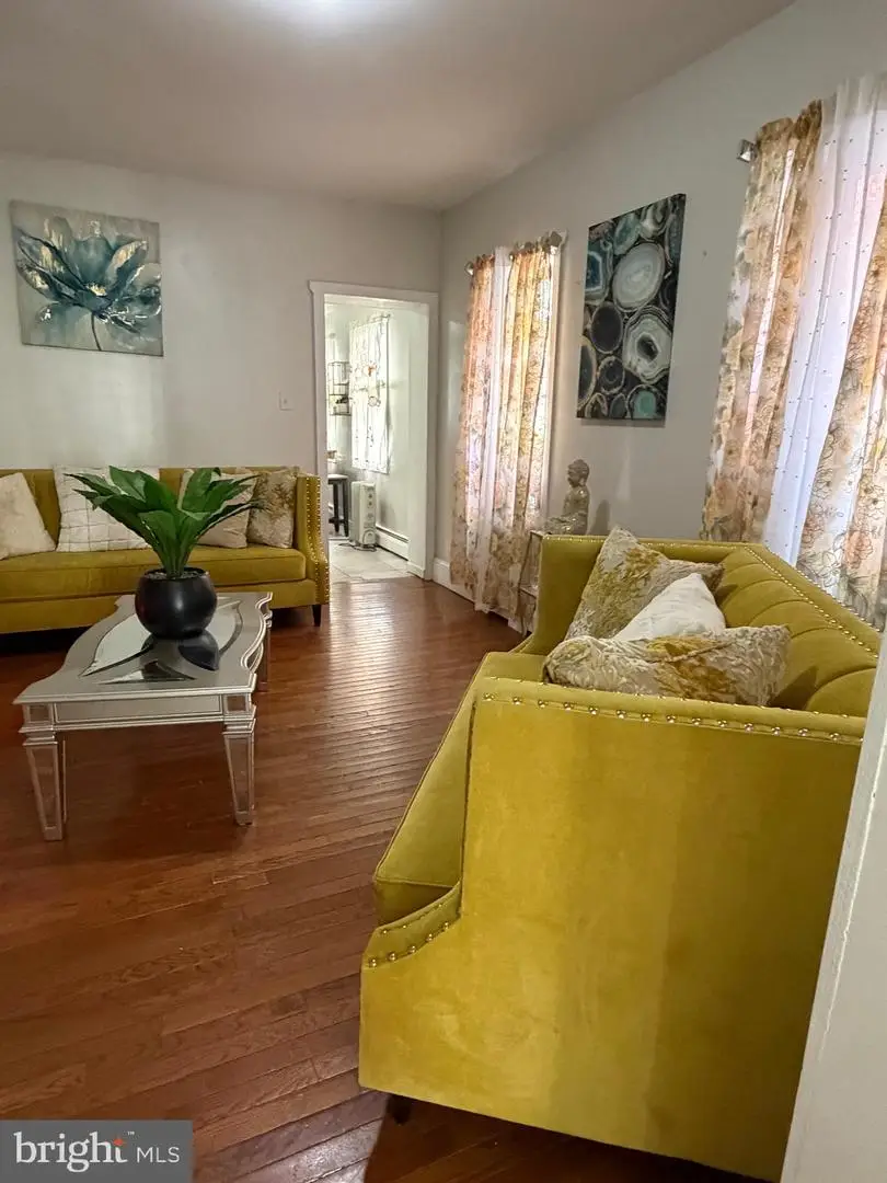 515 Elm St, Reading, PA 19601 - #3