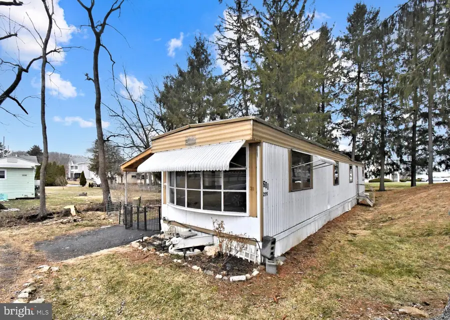 211 S Pine St, Kutztown, PA 19530 - #2