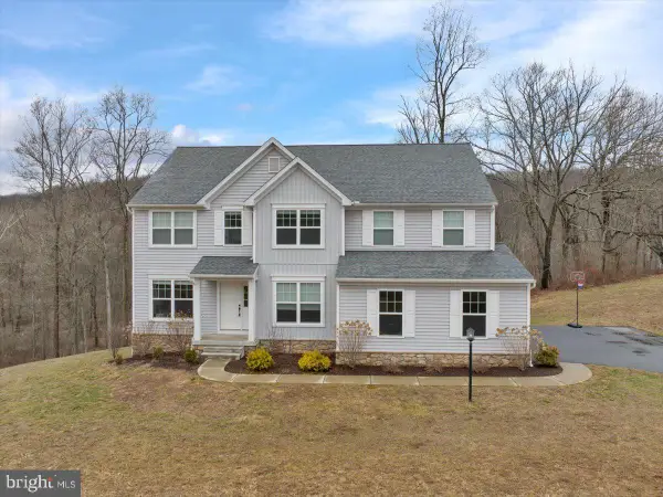 252 Oak Grove Rd, MORGANTOWN, PA 19543