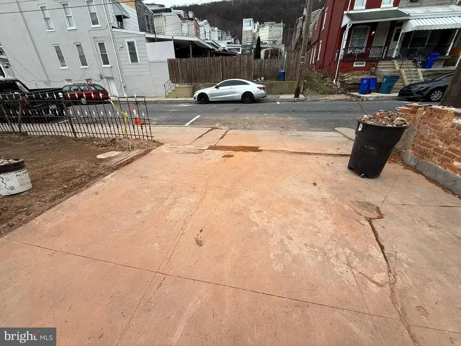 1322 Green St, Reading, PA 19604 - #3