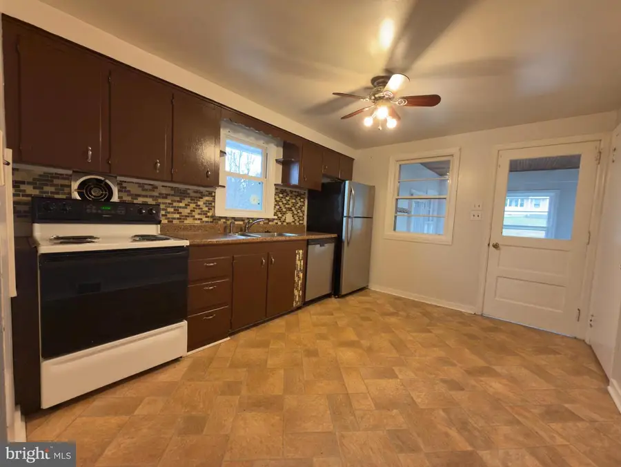 204 Old West Penn Ave, Wernersville, PA 19565 - #3