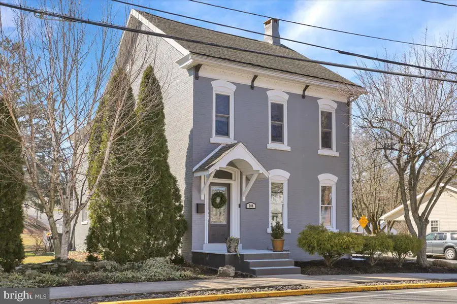 204 E High St, Womelsdorf, PA 19567 - #2