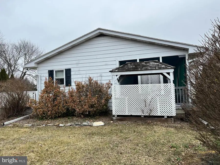 2 Locust Ln, Womelsdorf, PA 19567 - #3