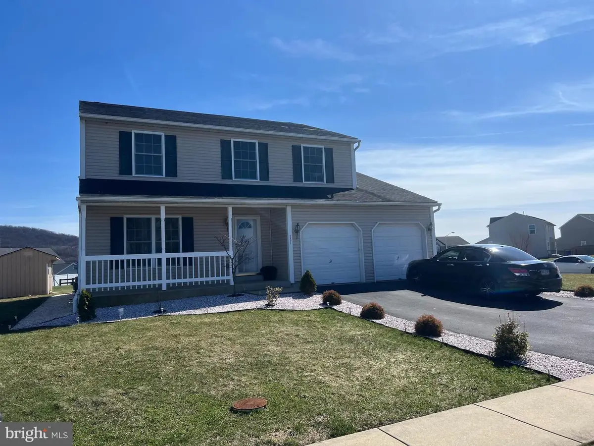 121 Nantucket Dr, Reading, PA 19605 - #1