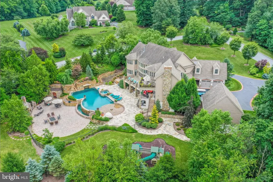 32 Stonehill Dr, Mohnton, PA 19540 - #2