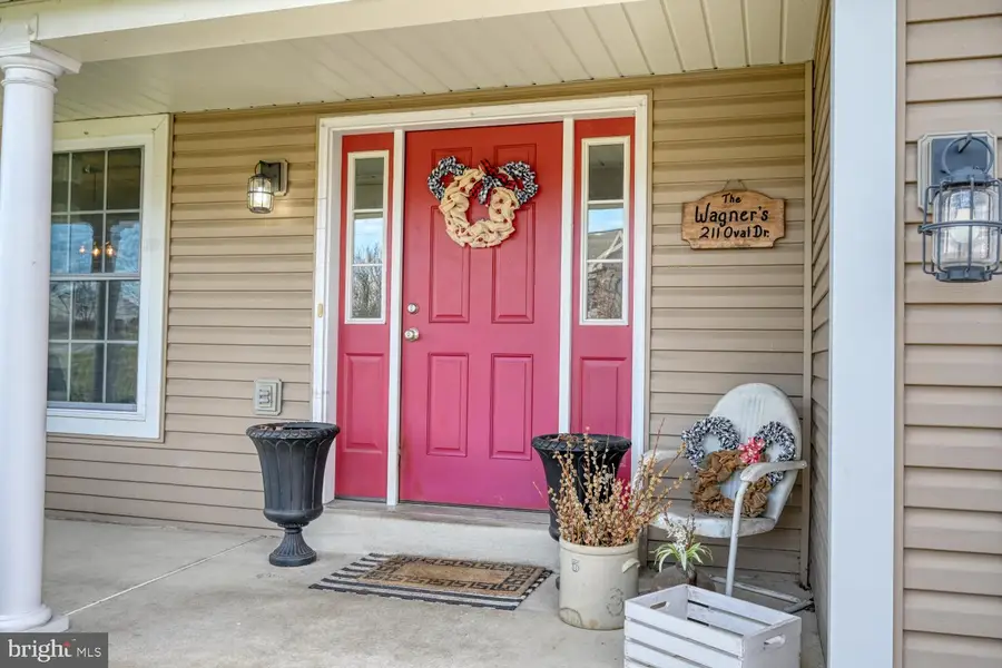 211 Oval Dr, Hamburg, PA 19526 - #2