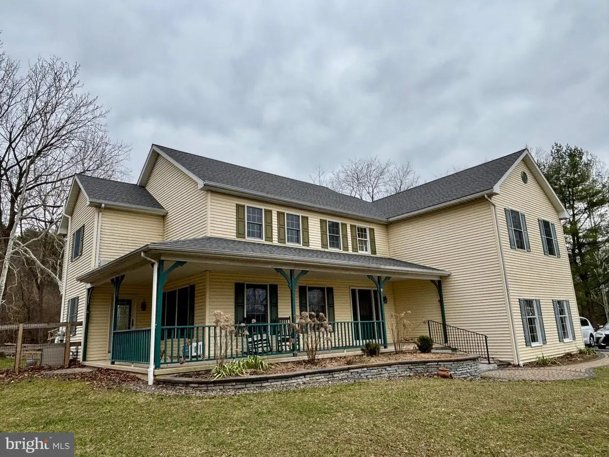 23 Cliff Side Ln, Wernersville, PA 19565 - #1