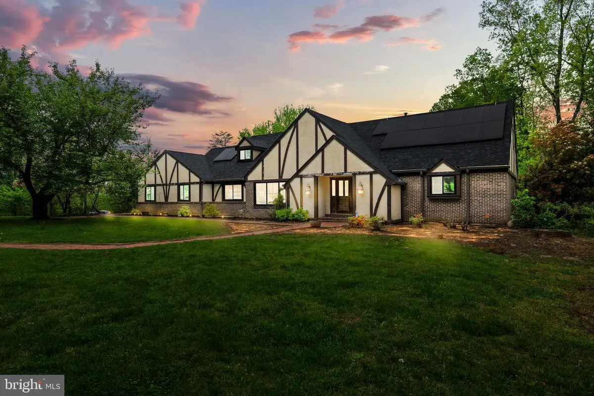 41 Devon Dr, Reading, PA 19606 - #1