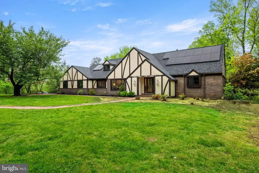 41 Devon Dr, Reading, PA 19606 - #2