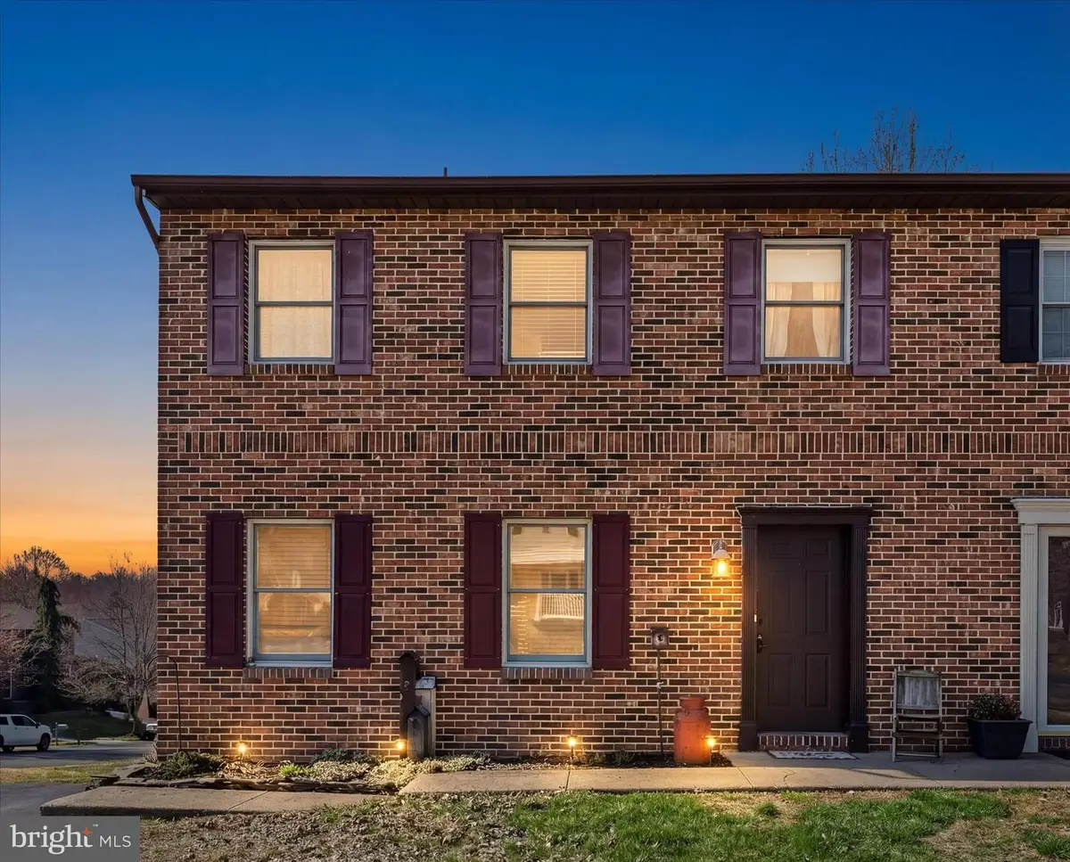 932 Union St, Birdsboro, PA 19508 - #1