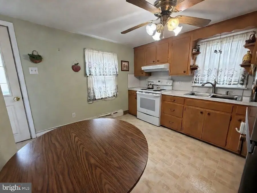 42 Groff Rd, Boyertown, PA 19512 - #3