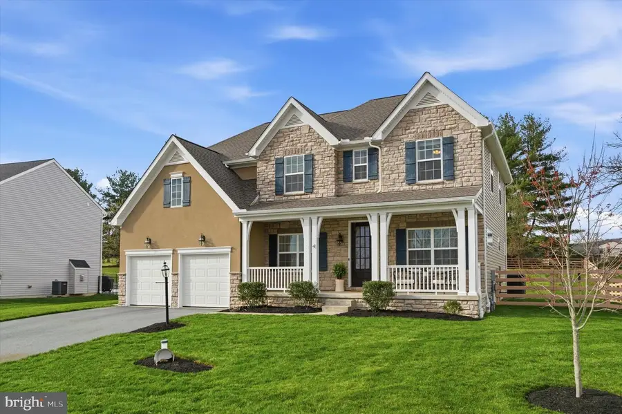 4 Sovereign Dr, Douglassville, PA 19518 - #2