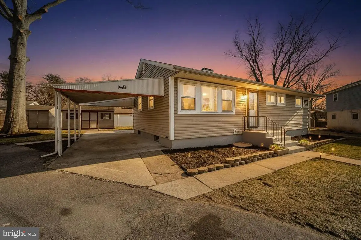 6 Circle Dr, Reading, PA 19606 - #1