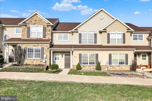 204 Silk Dr, WEST READING, PA 19611