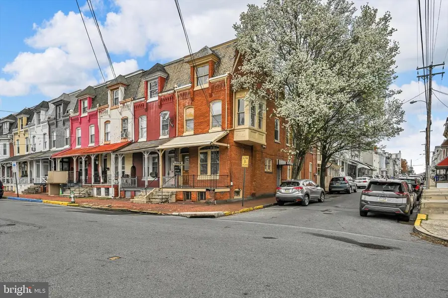 529 Windsor St, Reading, PA 19601 - #2