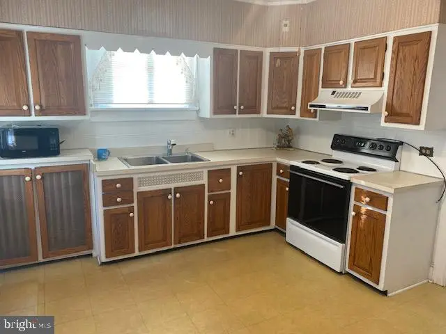 1524 Fairview St, Reading, PA 19606 - #3