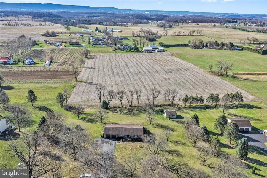 649 Stone Hill Rd, Shoemakersville, PA 19555 - #2