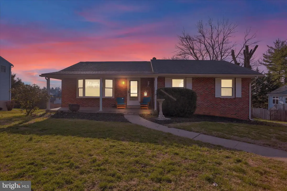 227 W Neversink Rd, Reading, PA 19606 - #1