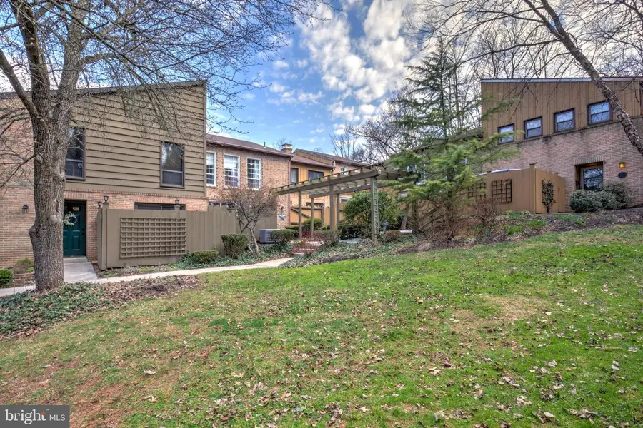 165 Oakmont Ct, Reading, PA 19607 - #2