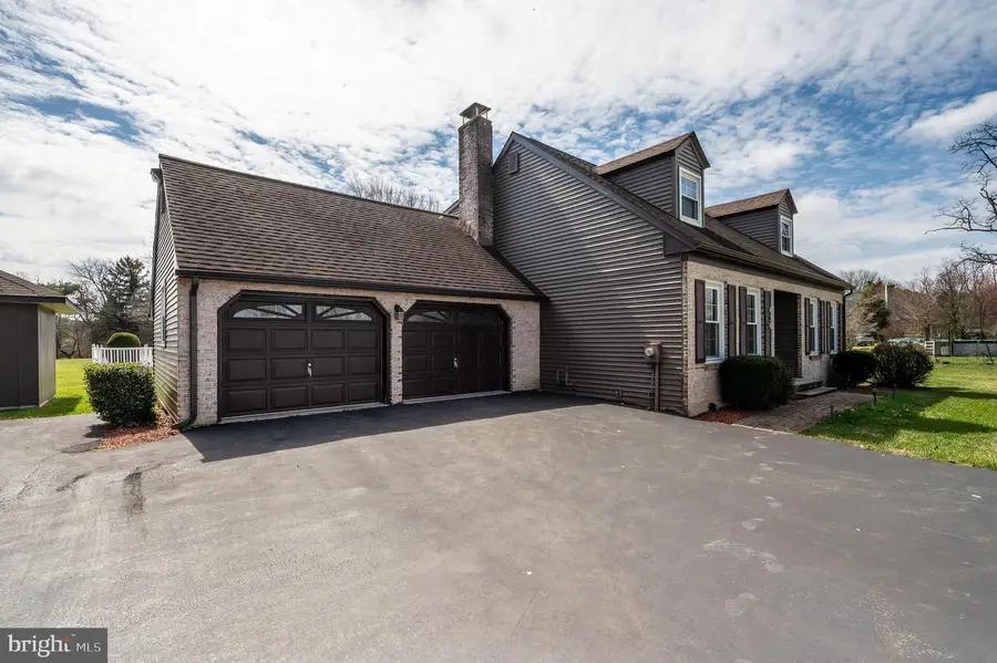 436 Linden Rd, Mertztown, PA 19539 - #2