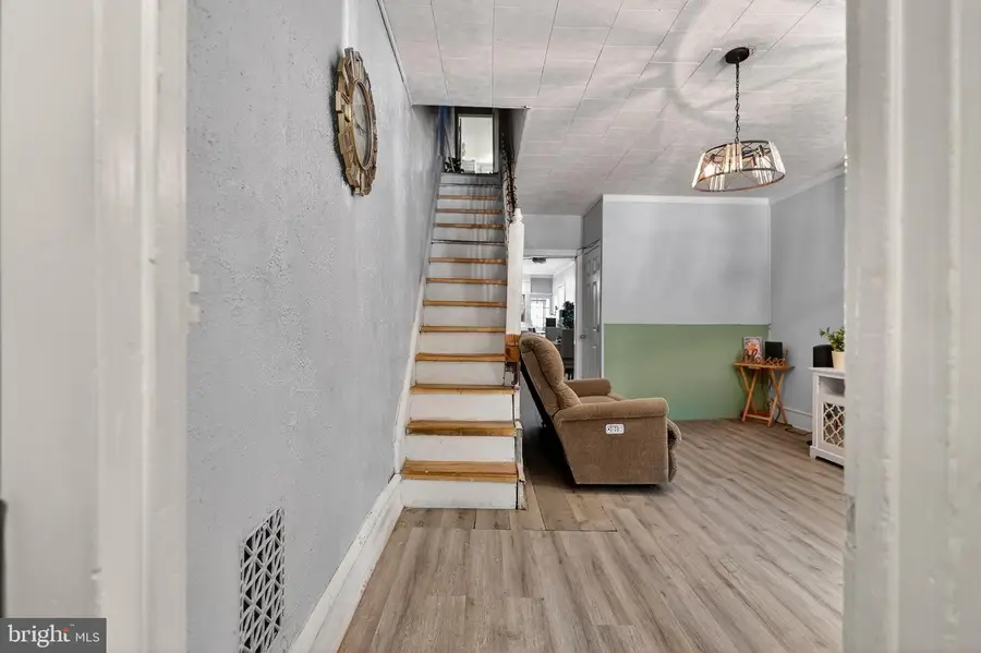 327 W Windsor St, Reading, PA 19601 - #3